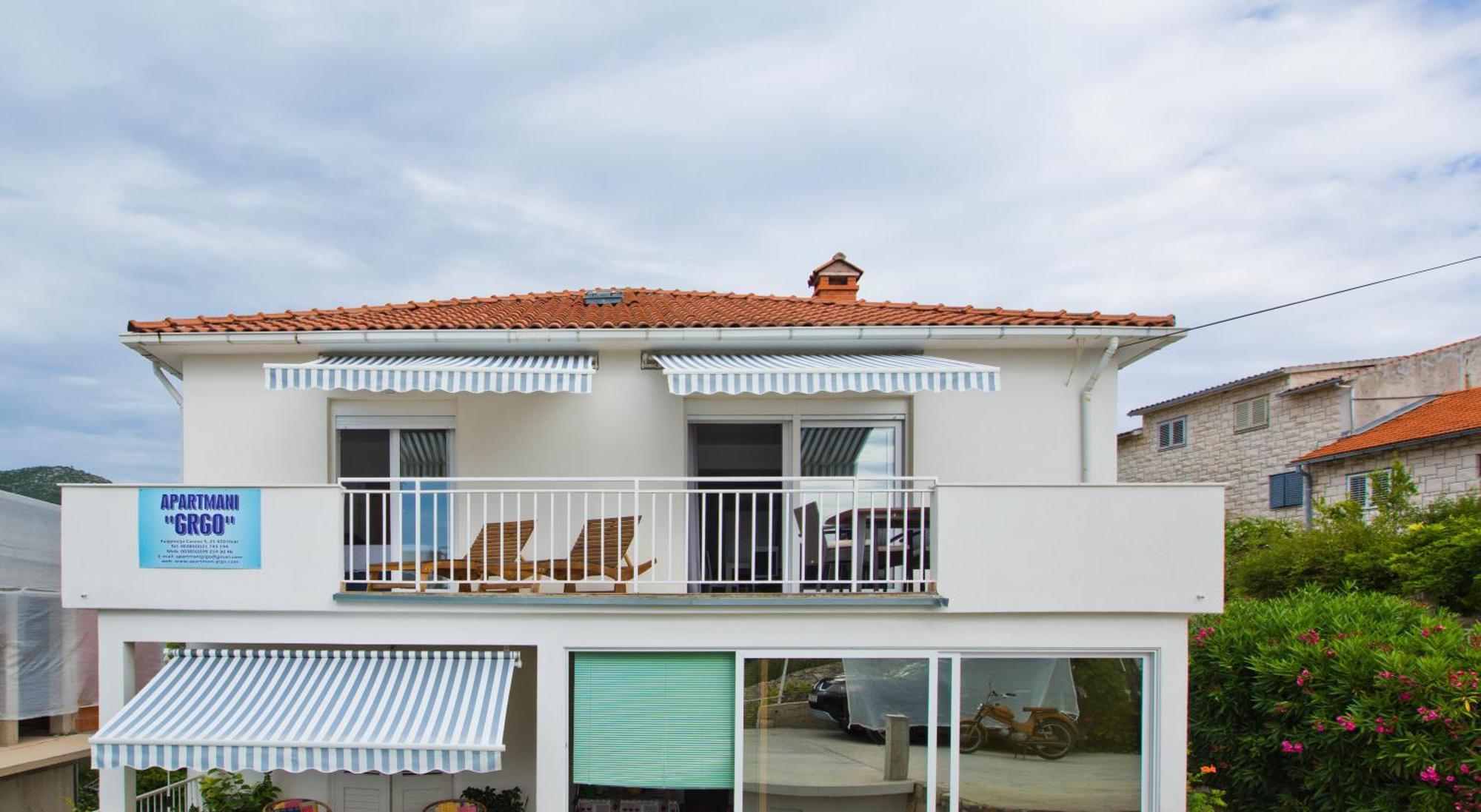 Apartments Grgo Хвар Екстериор снимка