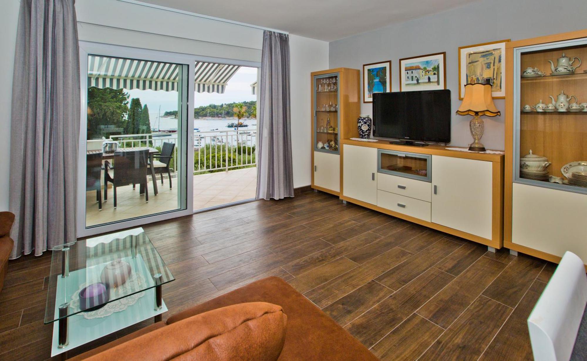 Apartments Grgo Хвар Екстериор снимка