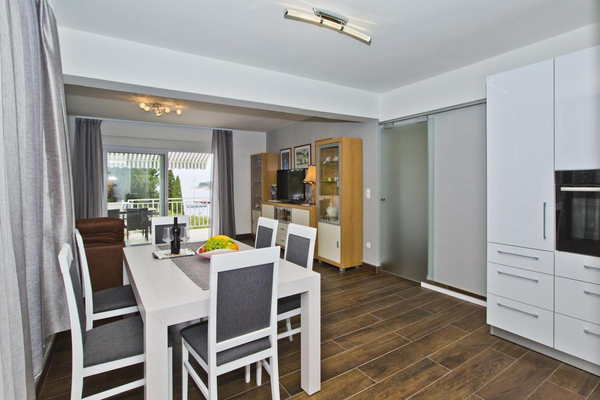 Apartments Grgo Хвар Екстериор снимка